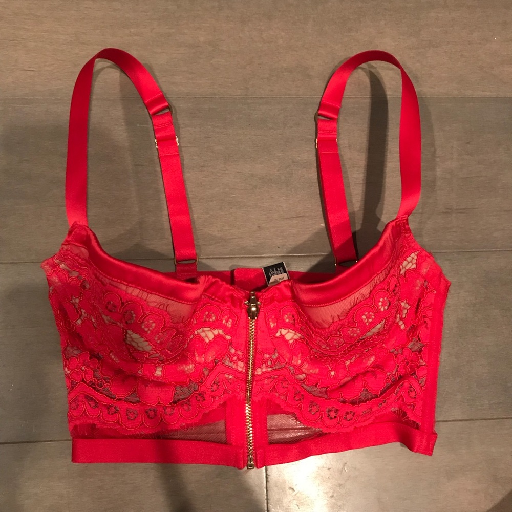 Victoria’s Secret Red Lace Bra / 34C